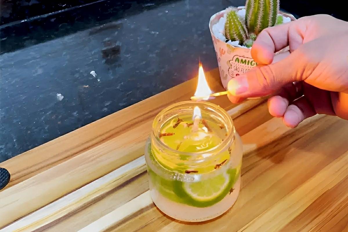 A vela que nunca apaga e vai deixar sua casa fresca e perfumada o ano inteiro