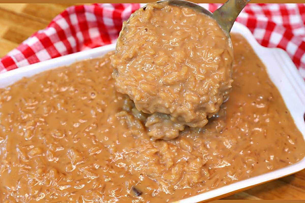Arroz doce caramelizado com coco ralado uma explosão de sabores para a sua festa junina
