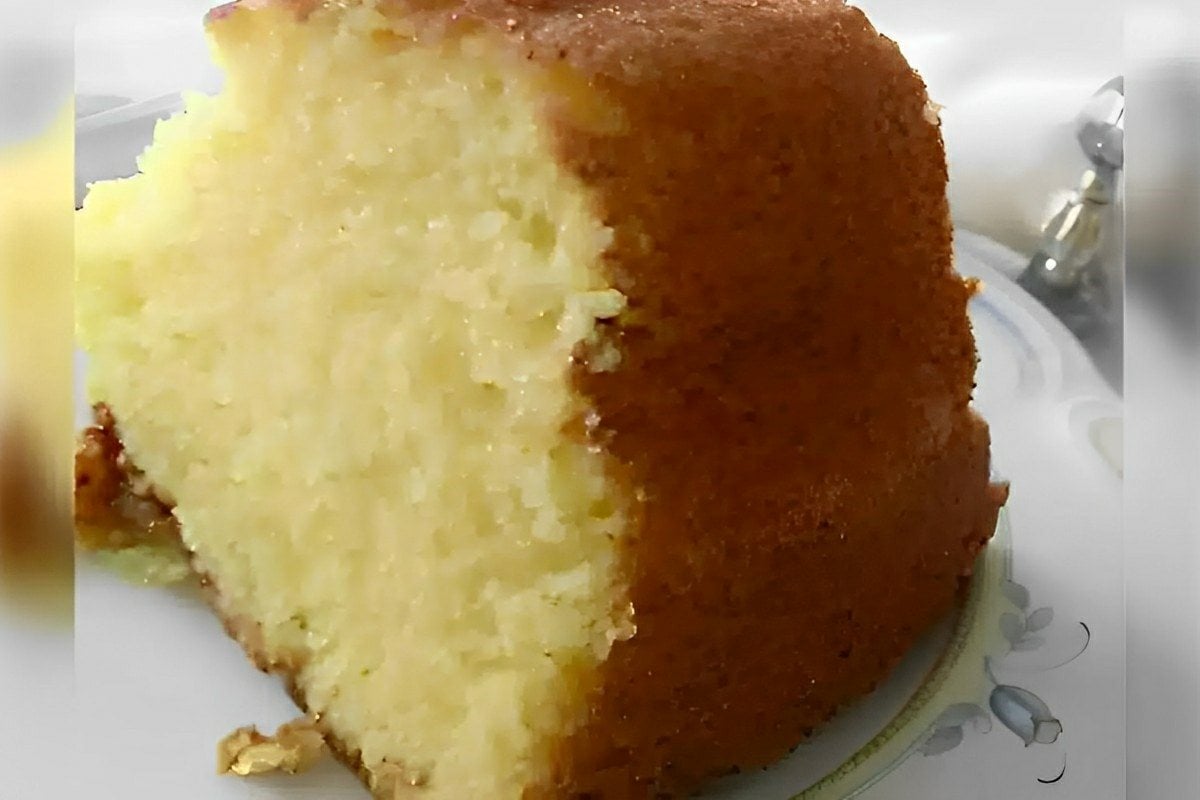 Bolo areia um bolo amanteigado que derrete na boca para servir na hora do café