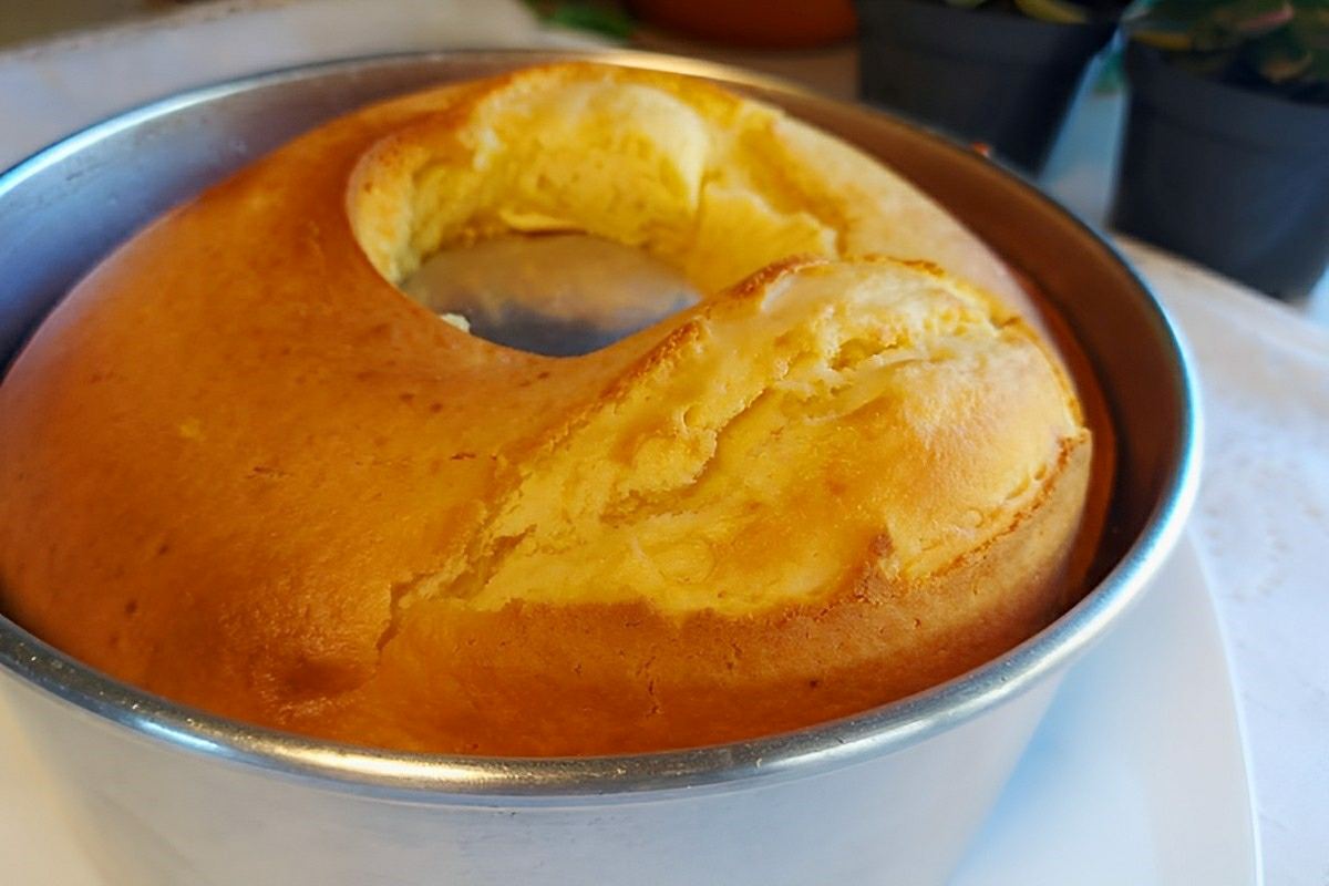 Bolo caseiro de vó no liquidificador com um segredinho para o bolo ficar bem fofinho e durar muito mais