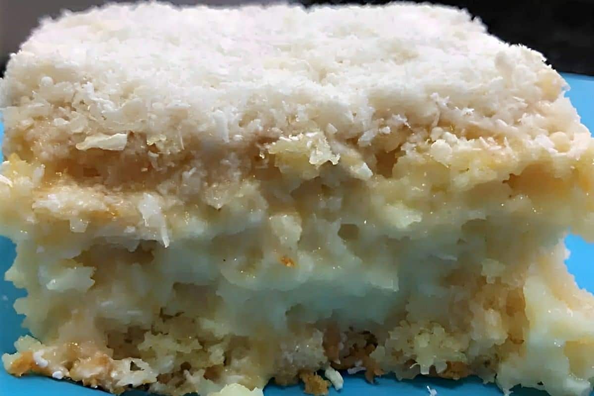 Bolo de coco molhadinho para embrulhar no papel alumínio e levar aonde quiser