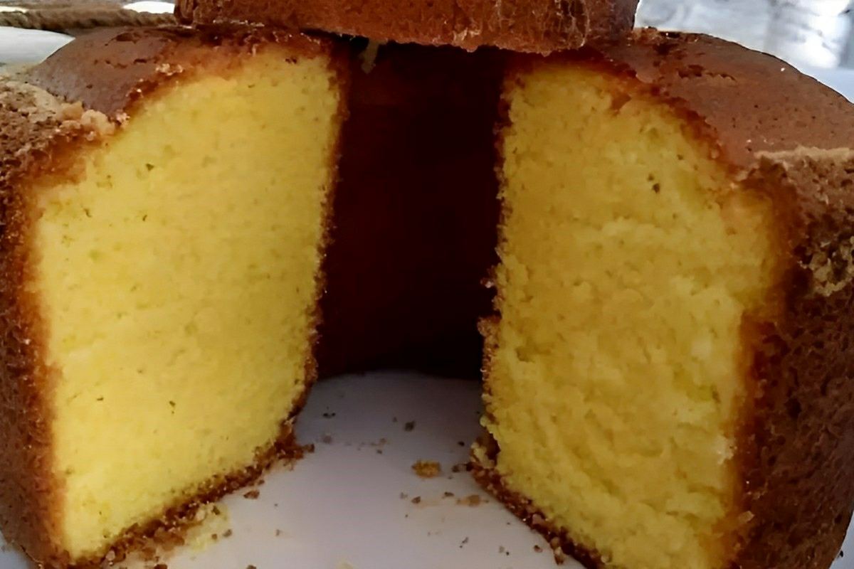 Bolo de fubá fofinho delicioso e fácil de fazer basta misturar todos os ingredientes e assar