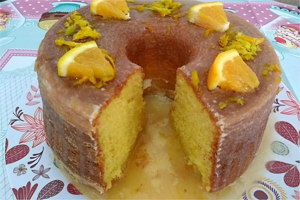 Bolo de laranja com casca de liquidificador fofinho delicioso e cheio de fibras