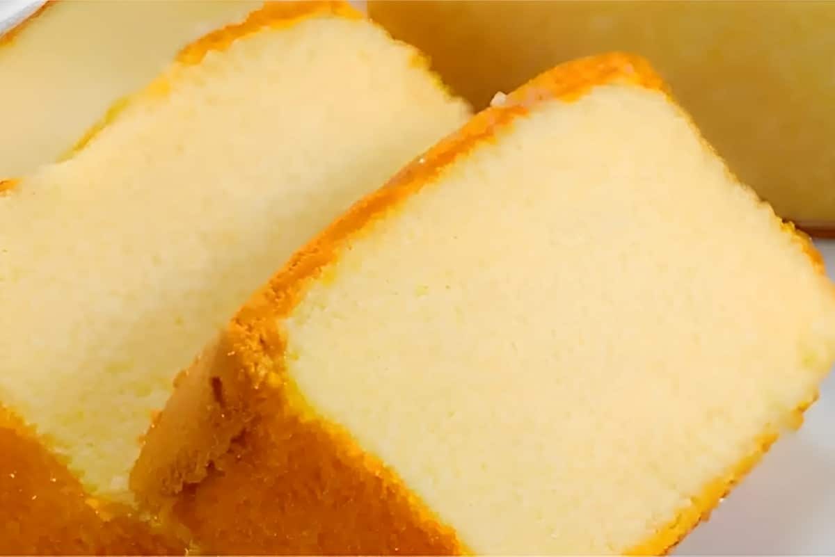 Bolo de manteiga tão macio e fofinho que desmancha na boca