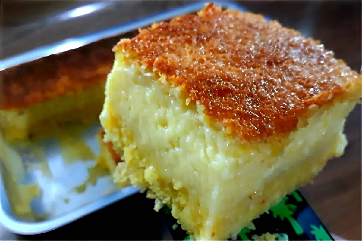 Bolo de milho cremoso de liquidificador simples e fácil basta bater os ingredientes e assar
