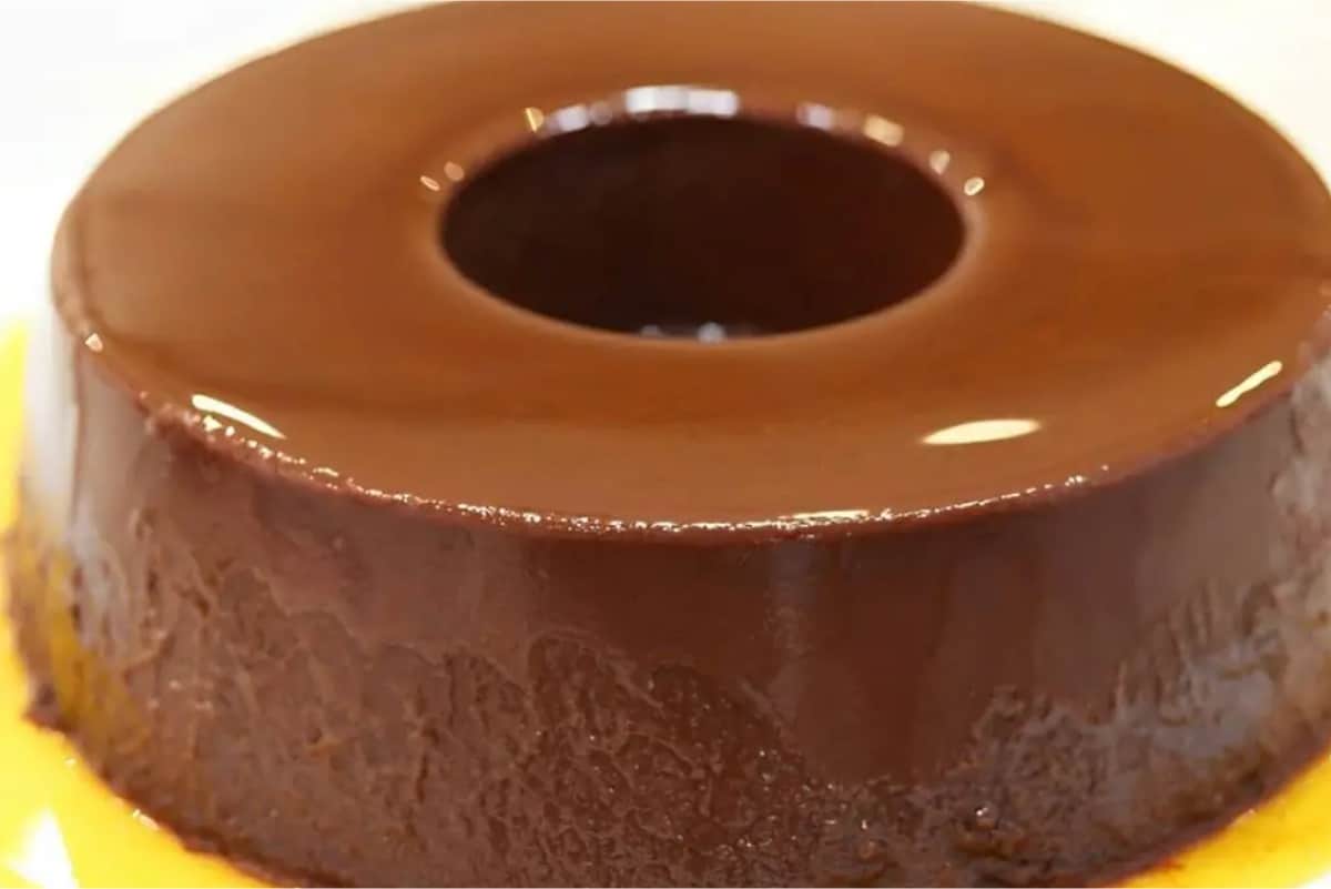 Brigadeirão de liquidificador que desmancha na boca feito sem gelatina a sobremesa perfeita