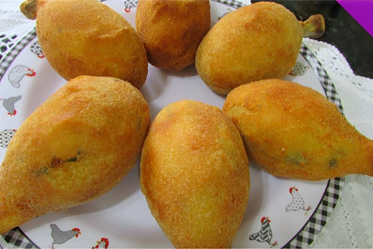 Coxa de frango empanada ou coxa creme deliciosa e perfeita para o lanche