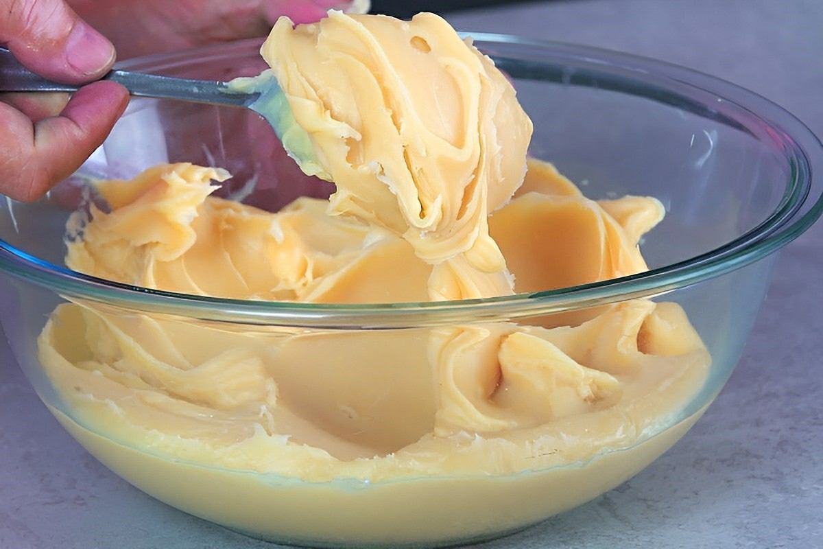 Esse é o melhor creme belga para recheios de bolos e tortas ou para comer de colher