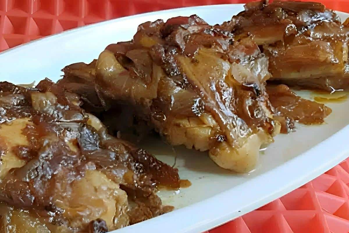 Frango assado na panela de pressão rápido e fácil não precisa nem colocar água e fica maravilhoso
