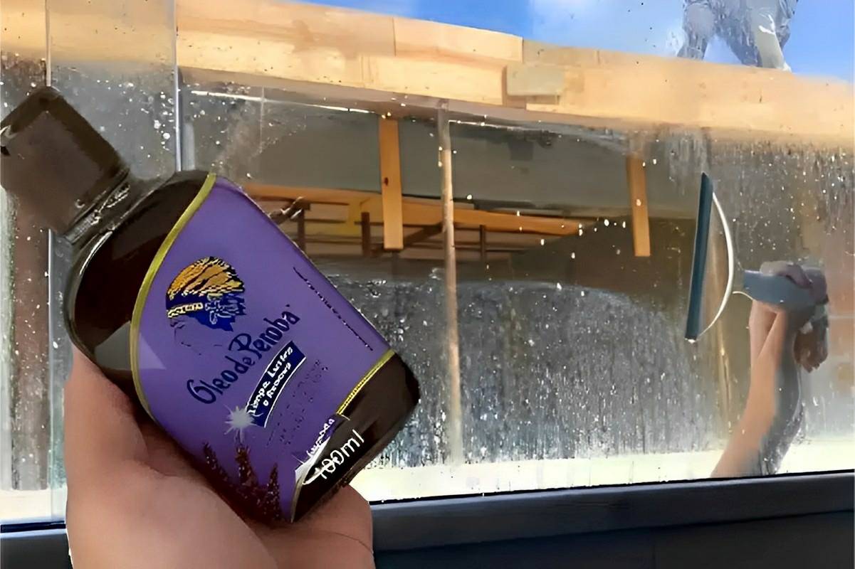 Limpa vidros caseiro com 3 ingredientes que vai tirar as manchas de água dos vidros da sua casa