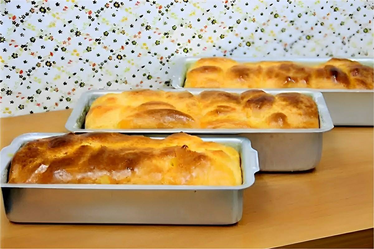 Pão caseiro de liquidificador que não precisa sovar é só bater os ingredientes colocar na forma e assar