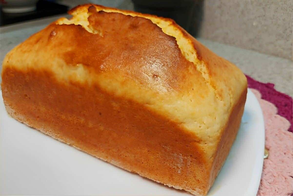Pão caseiro mais rápido do mundo não precisa esperar crescer basta misturar os ingredientes e assar