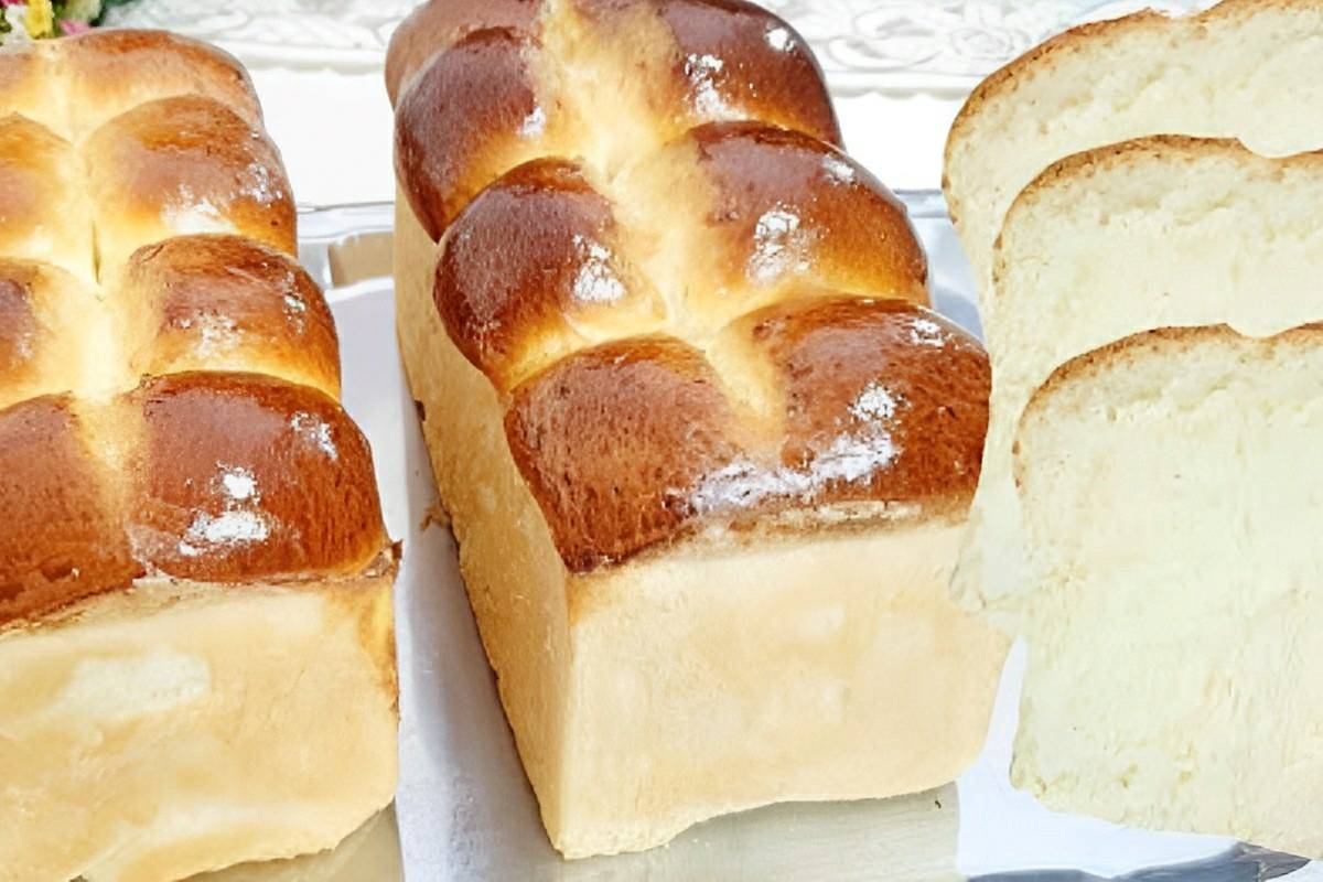 Pão tipo brioche muito macio e fofinho perfeito para comer quentinho com manteiga ou geleias
