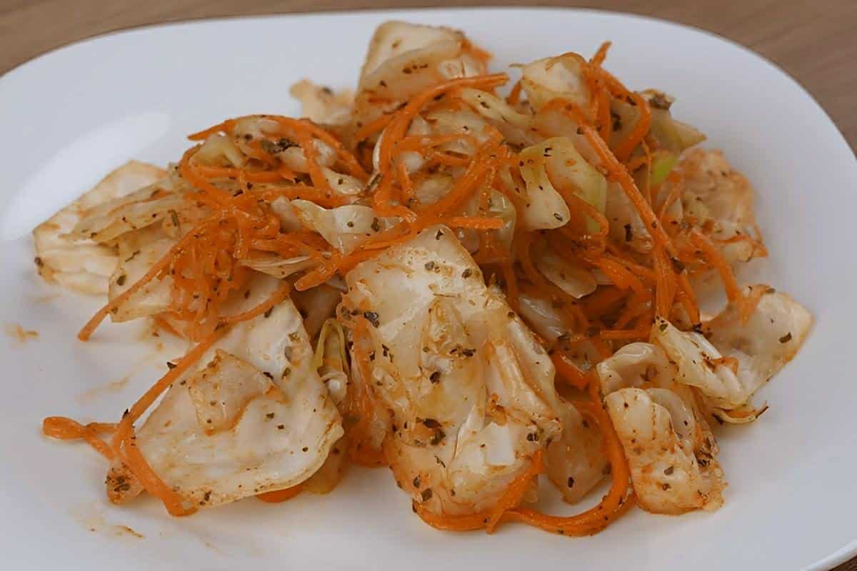 Fiz essa receita de repolho com cenoura igual aprendi no restaurante coreano e ficou uma delícia