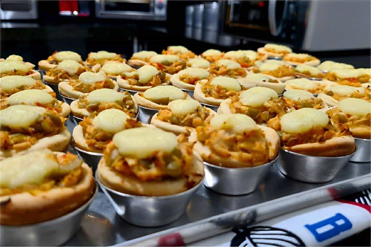 Salgado de festa assado simples fácil e delicioso para agradar todos os seus convidados