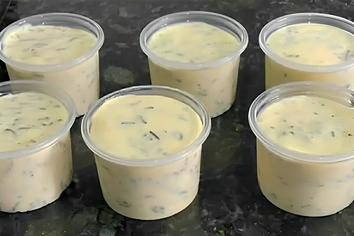 Sobremesa rápida sem gelatina é só bater os ingredientes no liquidificador e levar para gelar