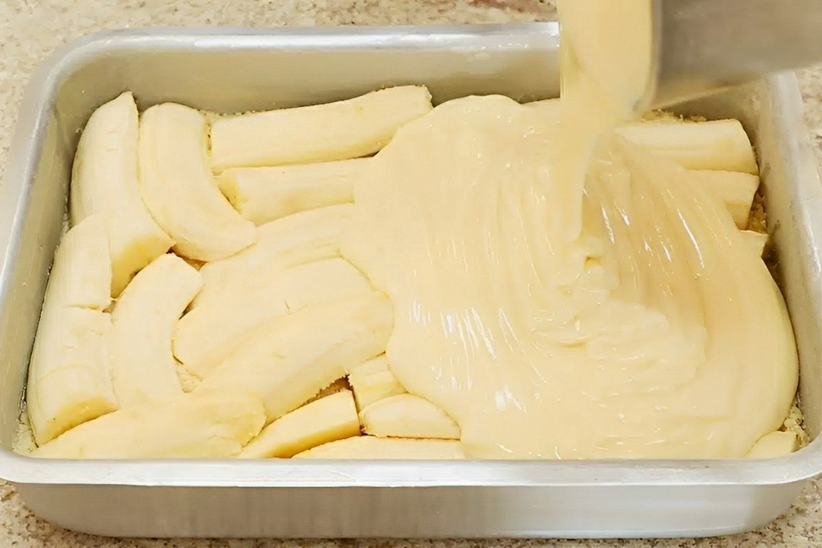 Torta de banana cremosa com farofa depois que aprendi essa receita tenho que fazer toda semana