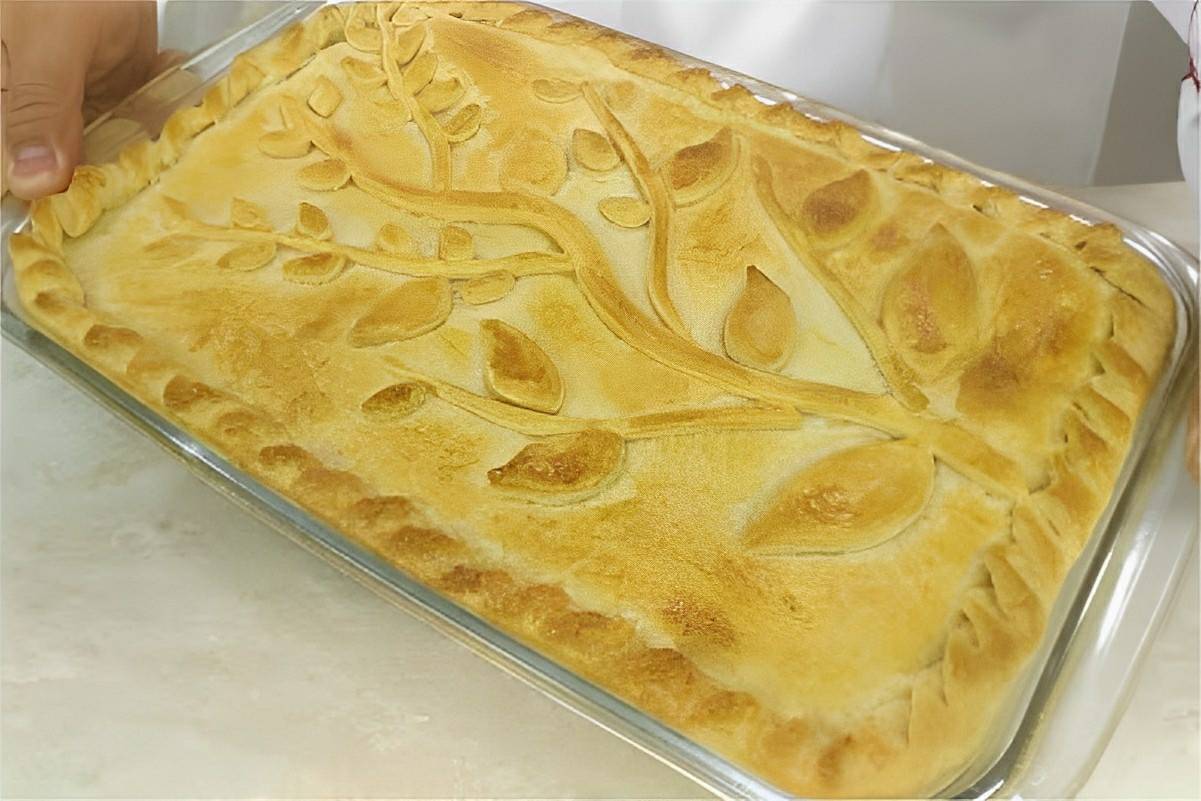 Torta de frango com palmito e requeijão deliciosa fácil de fazer e perfeita para o lanche