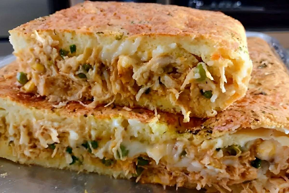 Torta de frango cremosa e fácil de fazer basta bater a massa no liquidificador rechear e assar