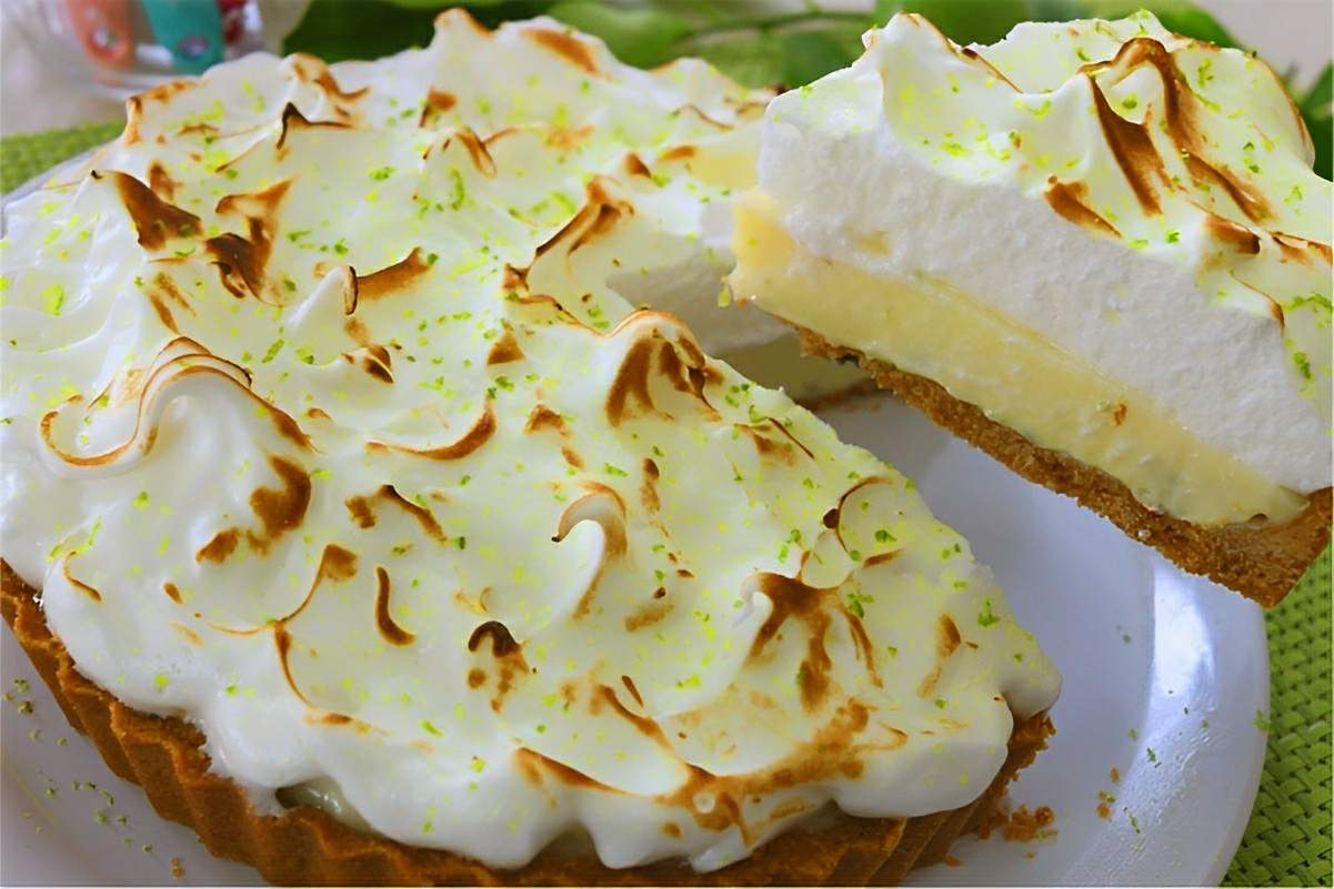 Essa é a torta de limão mais fácil que já fiz usando poucos ingredientes