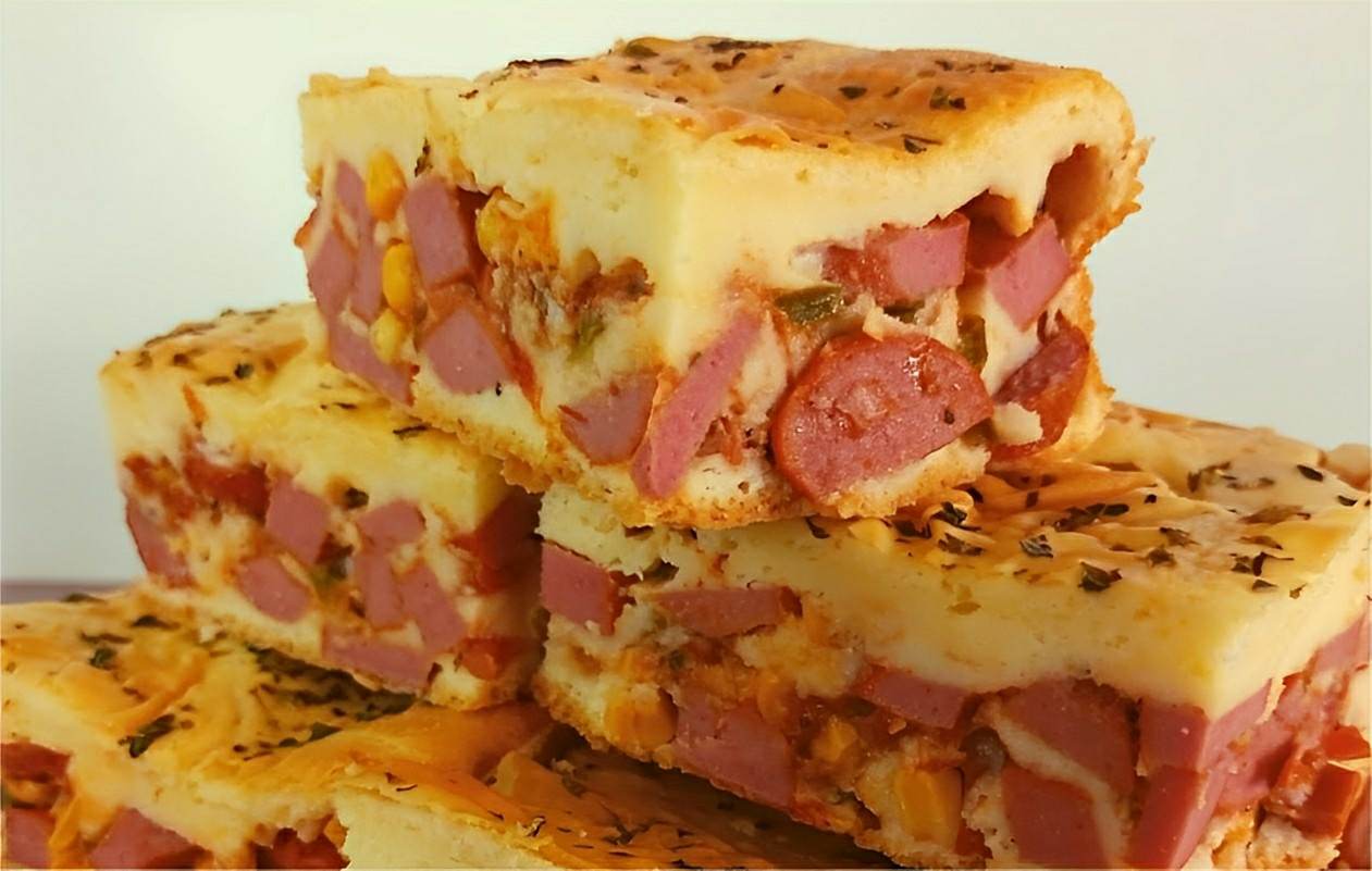 Torta de salsicha de liquidificador fácil de fazer deliciosa e perfeita para o lanche