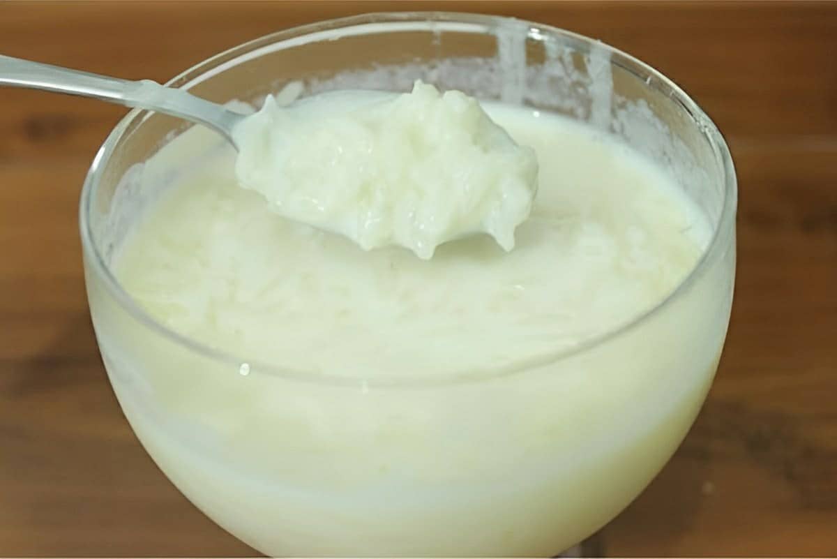 Arroz doce cremoso com coco ralado uma combinação deliciosa para a sua sobremesa