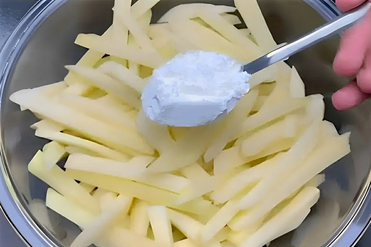 Acrescentei esse ingrediente e a batata frita ficou crocante e sequinha igual a do fast food