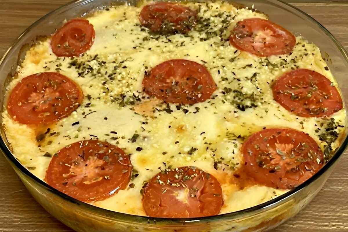 Batata gratinada de forno deliciosa e fácil de fazer para o seu almoço ou jantar