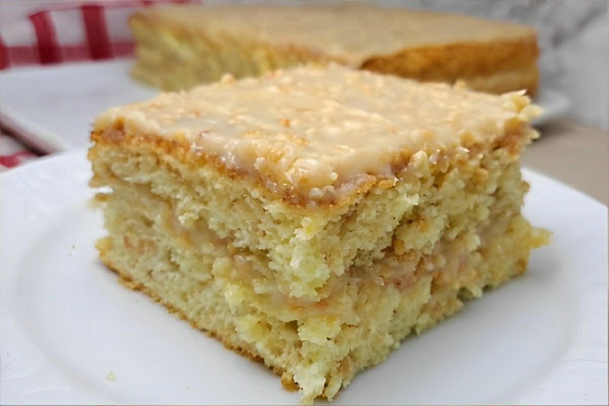 Bolo de amendoim com recheio e cobertura muito fofinho delicioso e fácil de fazer