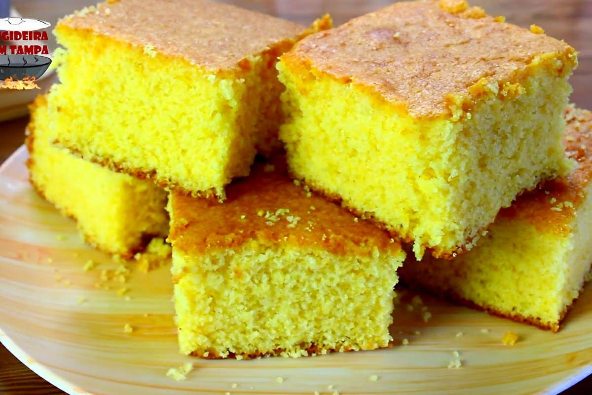 Bolo de fubá muito fofinho simples de fazer e combina perfeitamente com aquele cafezinho