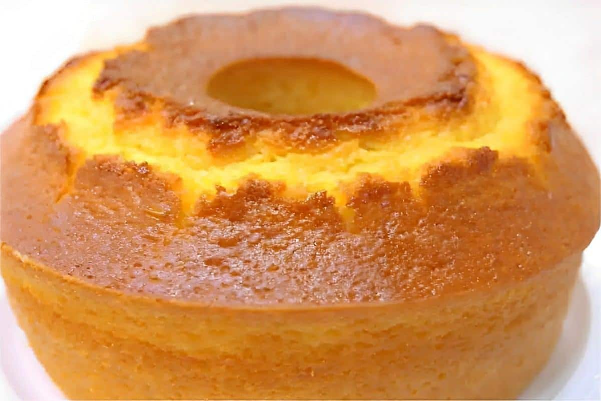 Só precisei de 3 minutos para preparar esse bolo de laranja fofinho para o lanche