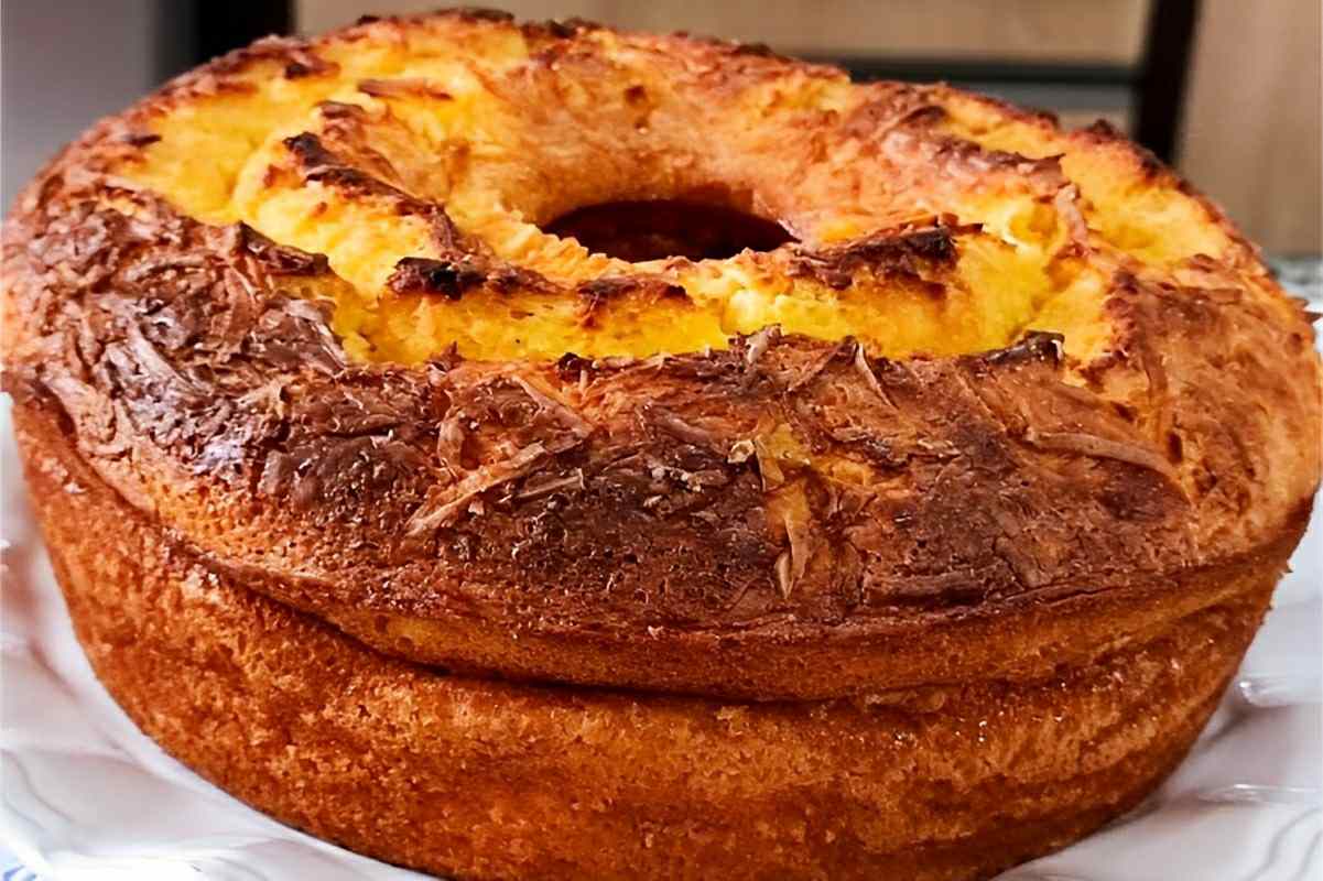 Bolo de milho diferente delicioso e fácil de fazer para o lanche