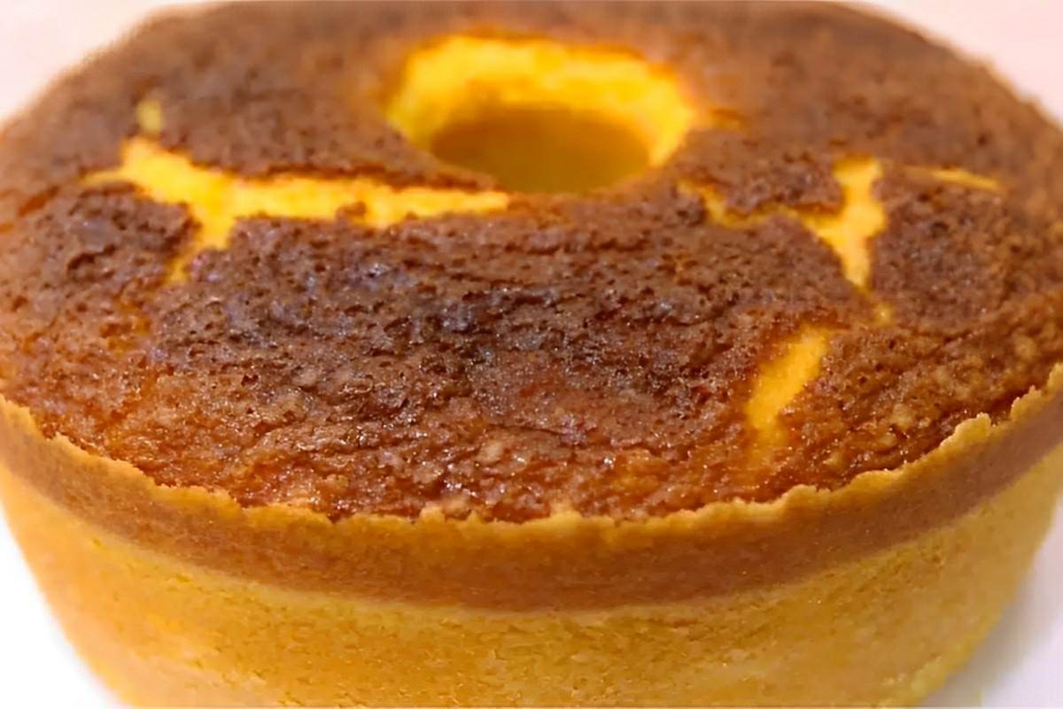 Bolo de milho sem farinha de trigo feito com milho de latinha fácil delicioso e perfeito para o lanche