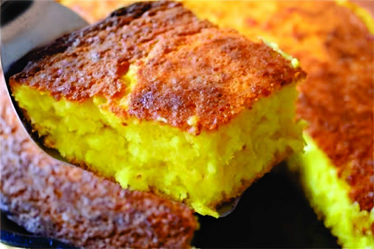 Bolo de milho de latinha com leite condensado super gostoso e fácil de fazer