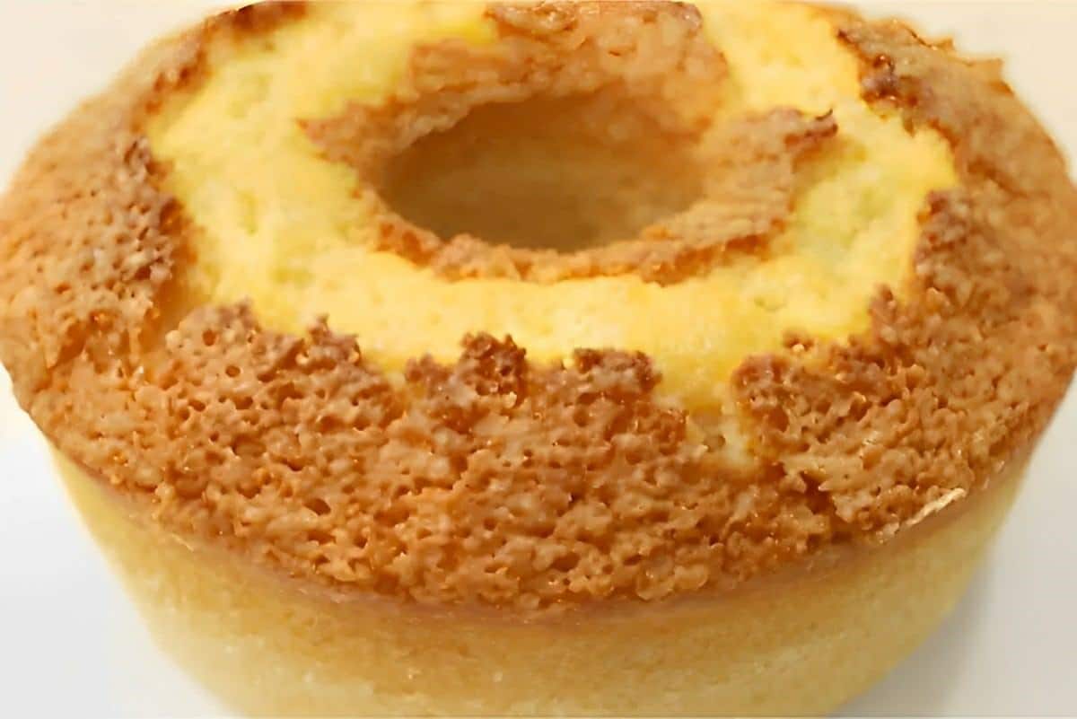 Bolo de tapioca com coco delicioso e perfeito para o lanche da tarde ou café da manhã