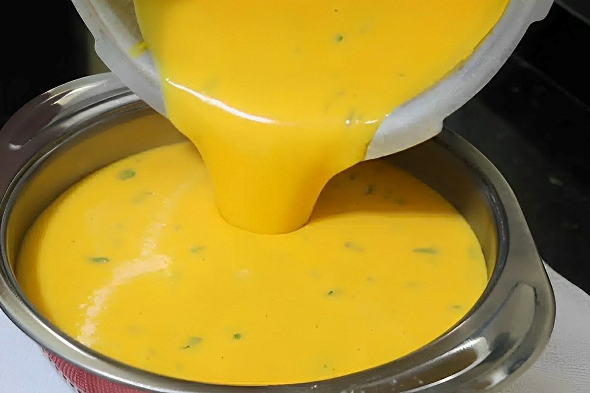 Caldo de batata com cenoura que vai deixar os dias frios muito mais quentinhos