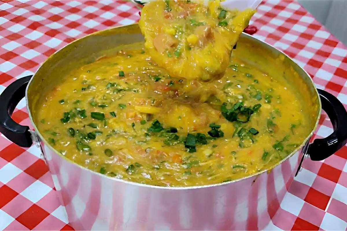 Caldo de quenga fácil de fazer e delicioso para aquecer nos dias frios