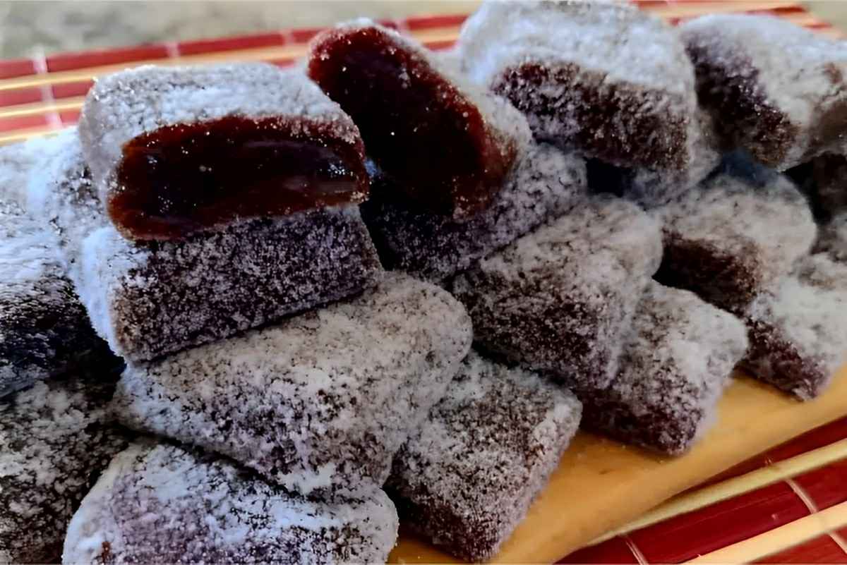 Sempre que tem banana madura em casa faço esse doce de banana simples e delicioso