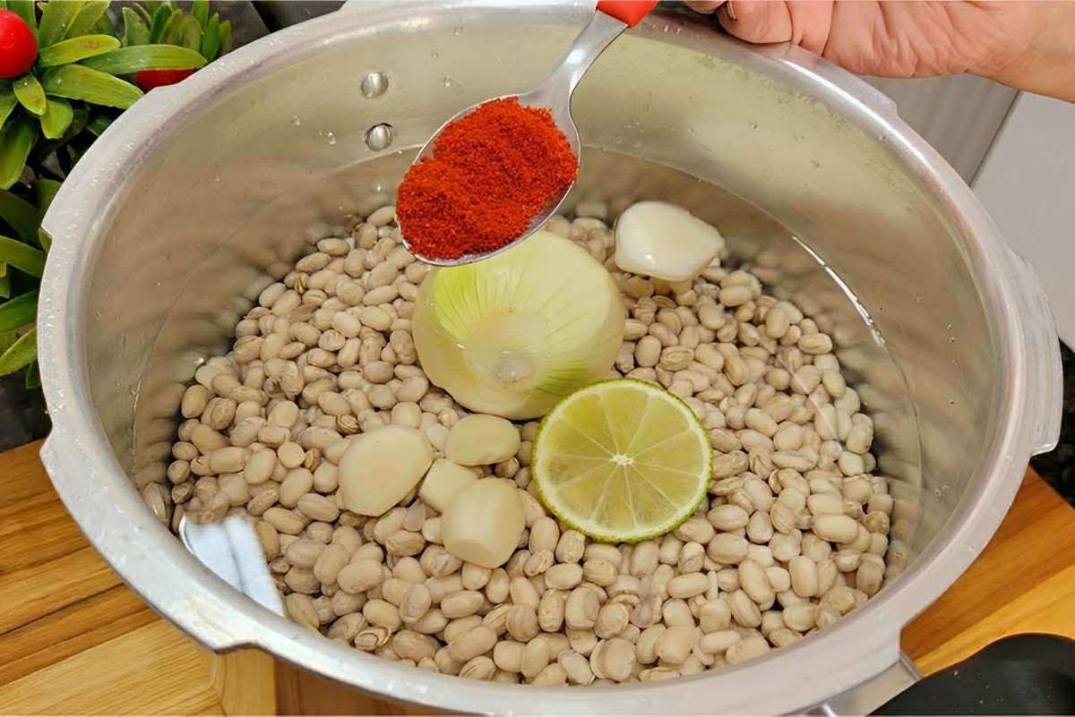 Segredo de restaurante para deixar o feijão com caldo grosso e saboroso