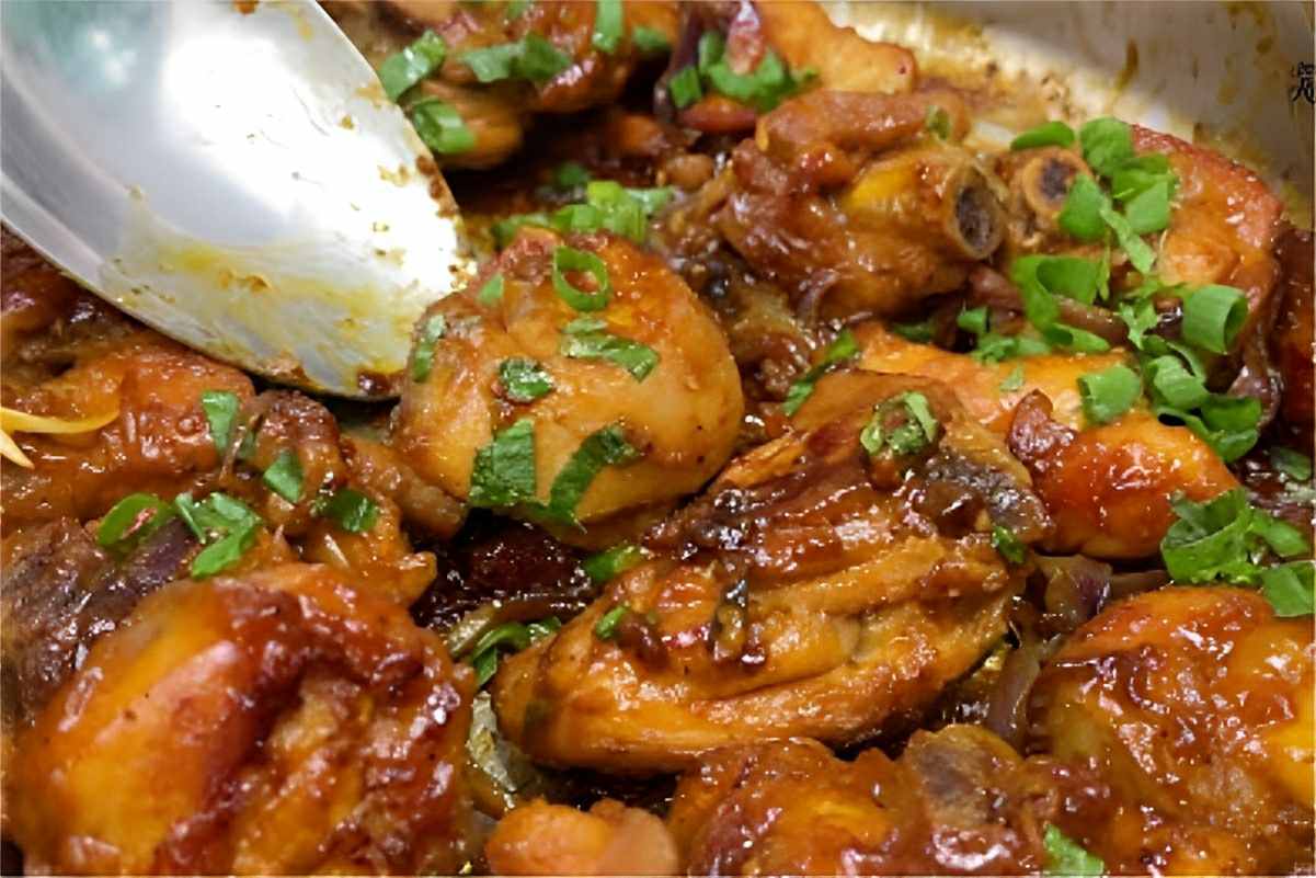 Frango de restaurante caramelizado muito saboroso e feito com poucos ingredientes