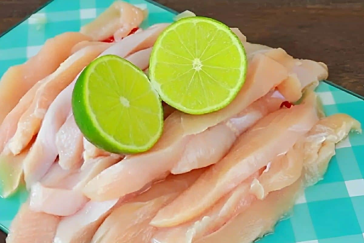 Frango frito com molho de laranja delicioso fácil de fazer e perfeito para o almoço ou jantar
