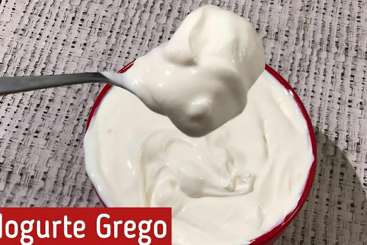 Iogurte grego caseiro com 2 ingredientes bem consistente e saboroso igual ao do supermercado