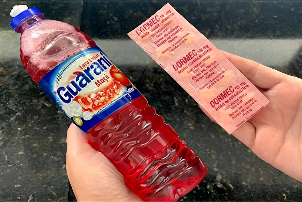 Joguei 2 comprimidos no detergente turbinado e agora ele remove as sujeiras mais difíceis da minha casa