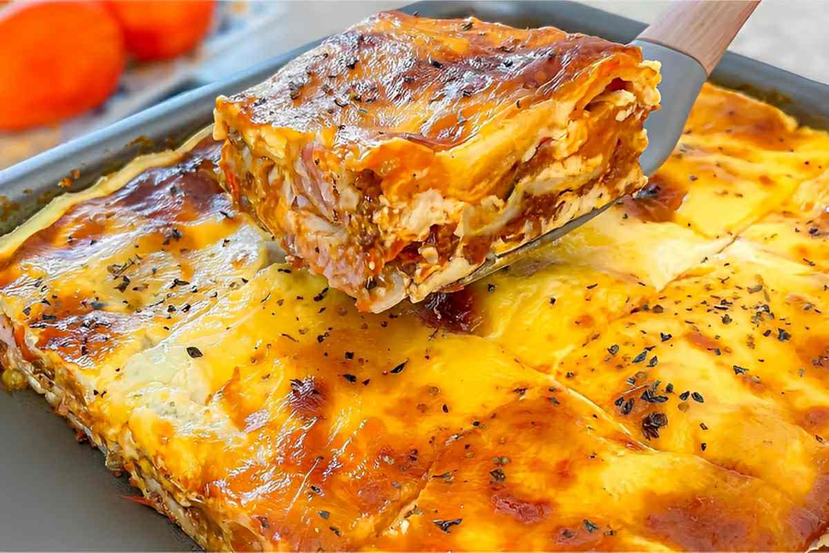 Lasanha de carne com massa de pastel muito simples deliciosa e fácil de fazer
