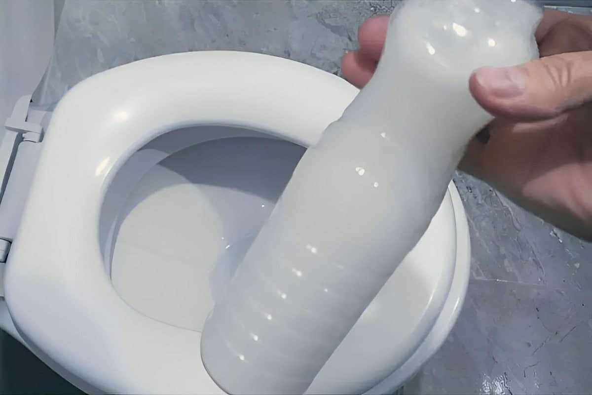 Misturinha caseira para limpar banheiro 3 em 1 limpa desinfeta e deixa o banheiro super perfumado