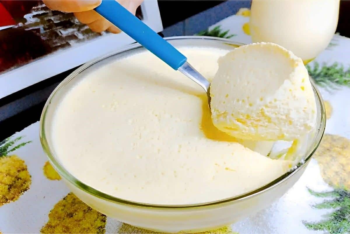 Mousse de abacaxi muito leve delicioso e fácil de fazer