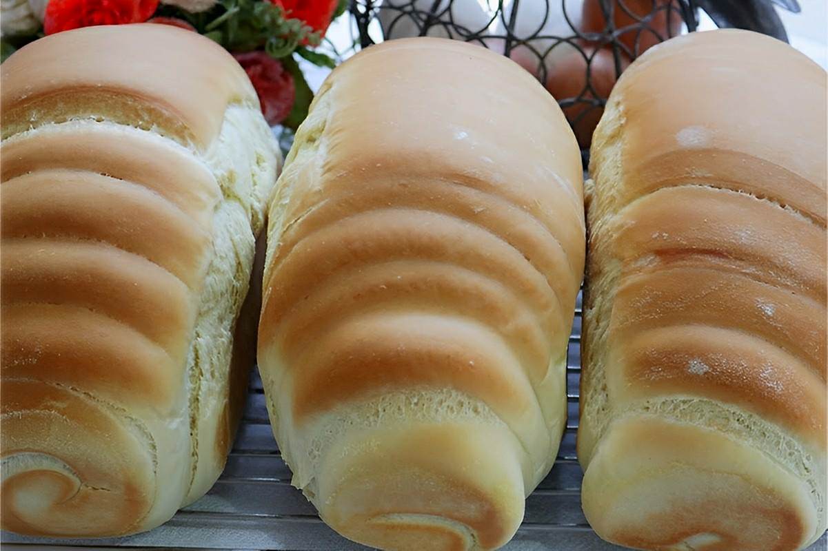 Gastei menos de 1,50 para fazer cada pão caseiro e vou mostrar como