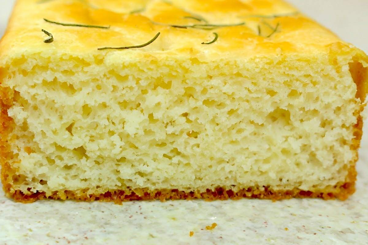 Pão caseiro muito fofinho e fácil ele não precisa sovar basta misturar os ingredientes e levar ao forno