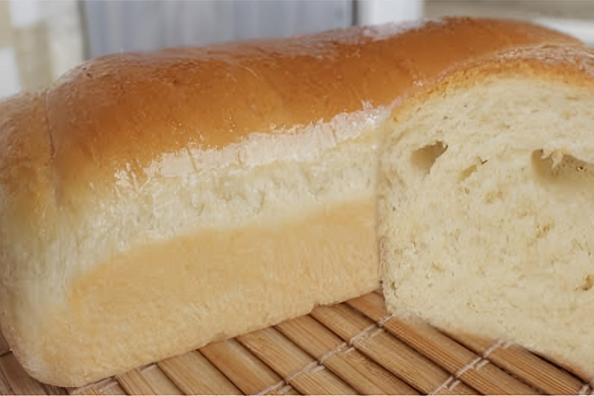 Pão caseiro sem leite e sem ovos delicioso fofinho e perfeito para o lanche ou café
