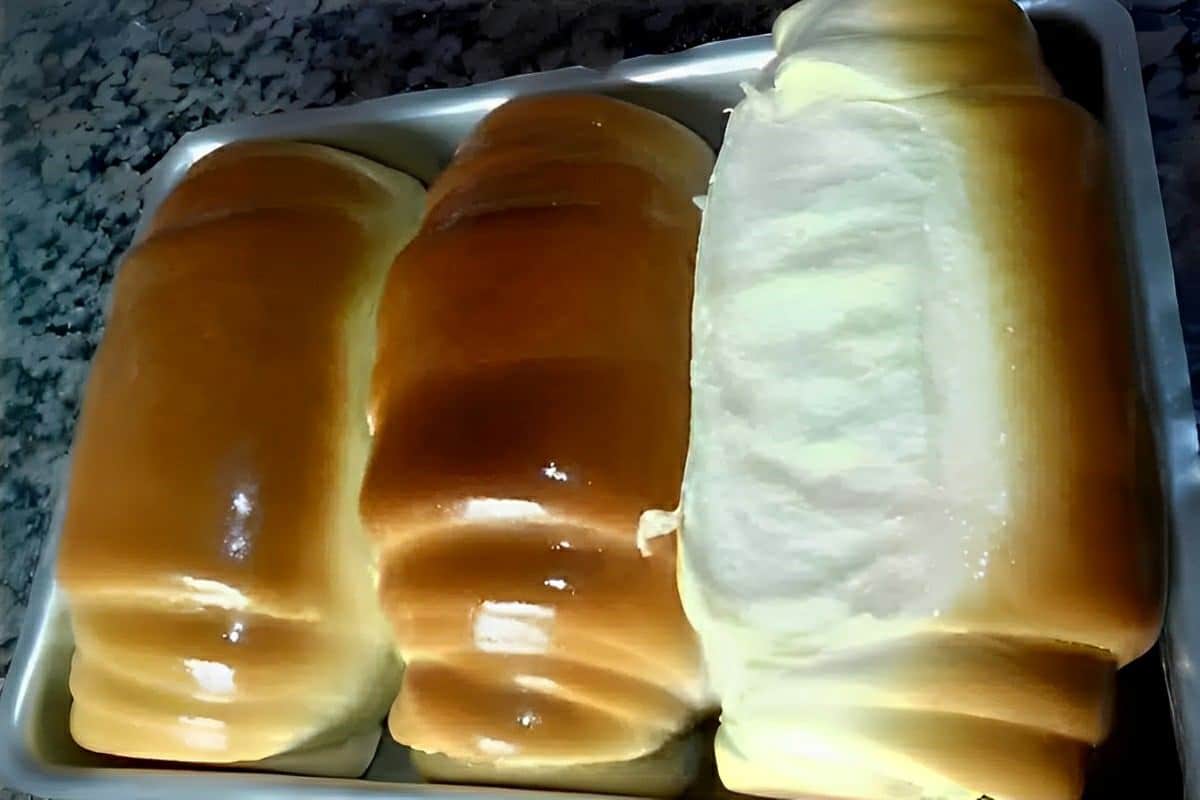 Pão caseiro macio e fofinho tão fácil de fazer que você vai querer preparar toda semana